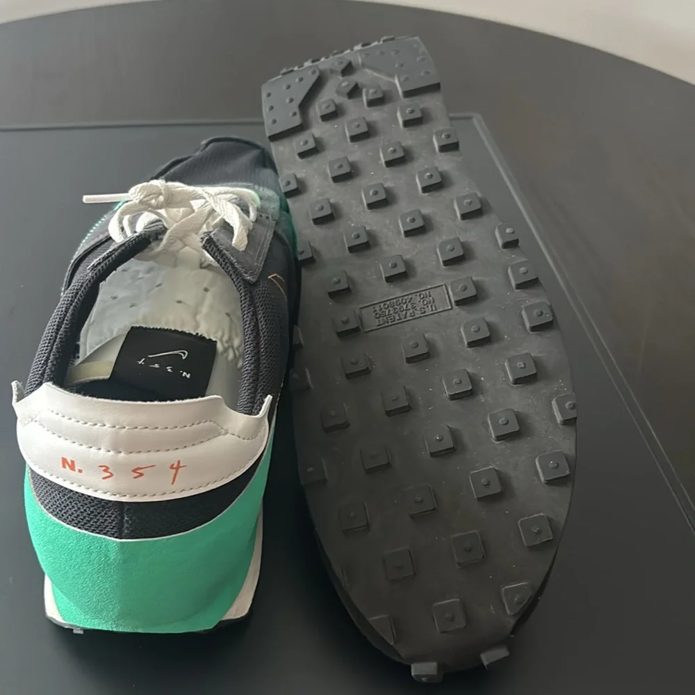 Nike Black and Green Men's Shoes - Picture 4 of 5